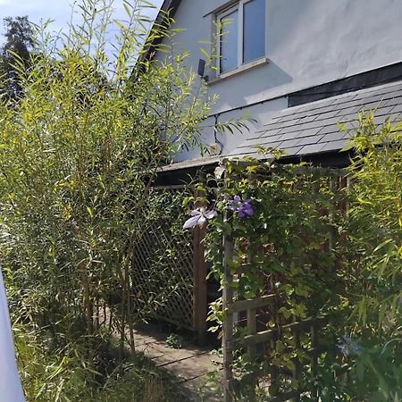Post Office Row Apartment And Garden Crickhowell Kültér fotó